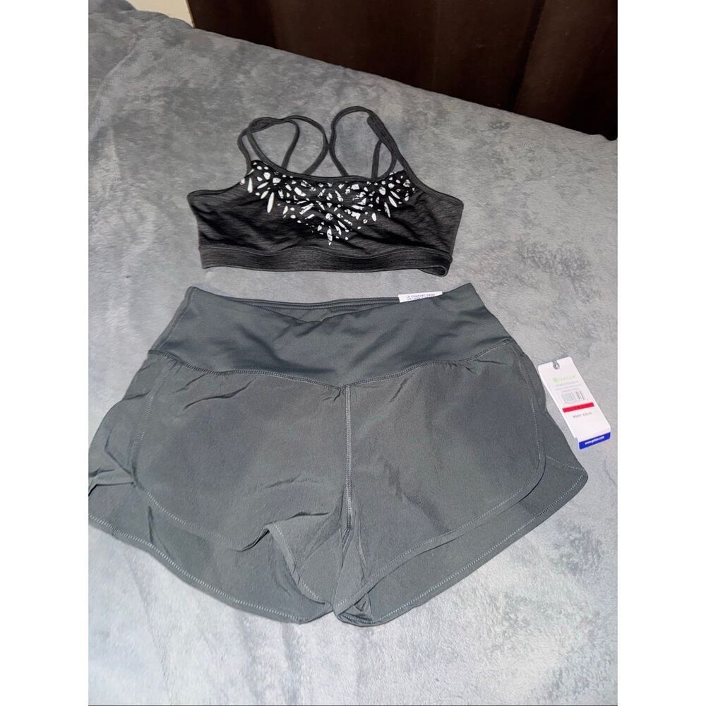 NWT Gaiam 2 piece athletic outfit size medium